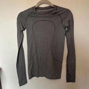 Lululemon Swiftly Tech Long Sleeve - Size 4.